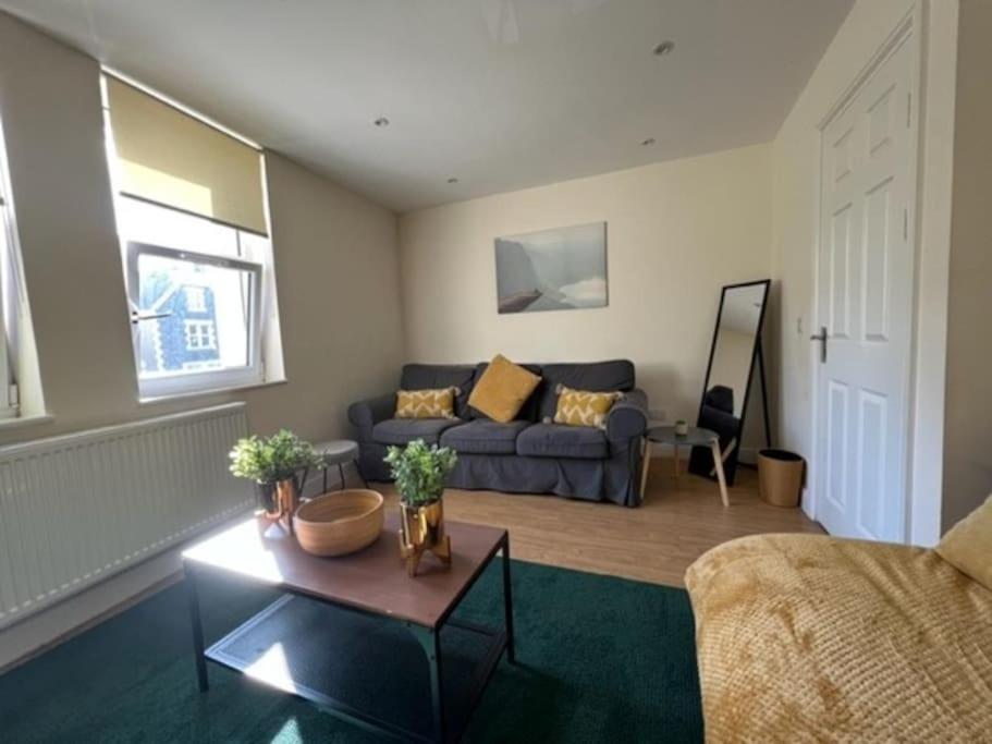 Short Term Lets From £15 Per Person Per Night Daire Bristol Dış mekan fotoğraf